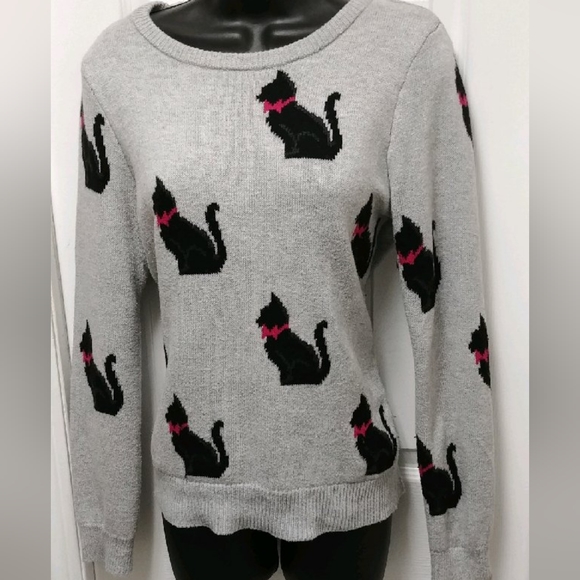 Shrinking Violet cat sweater - Picture 9 of 9